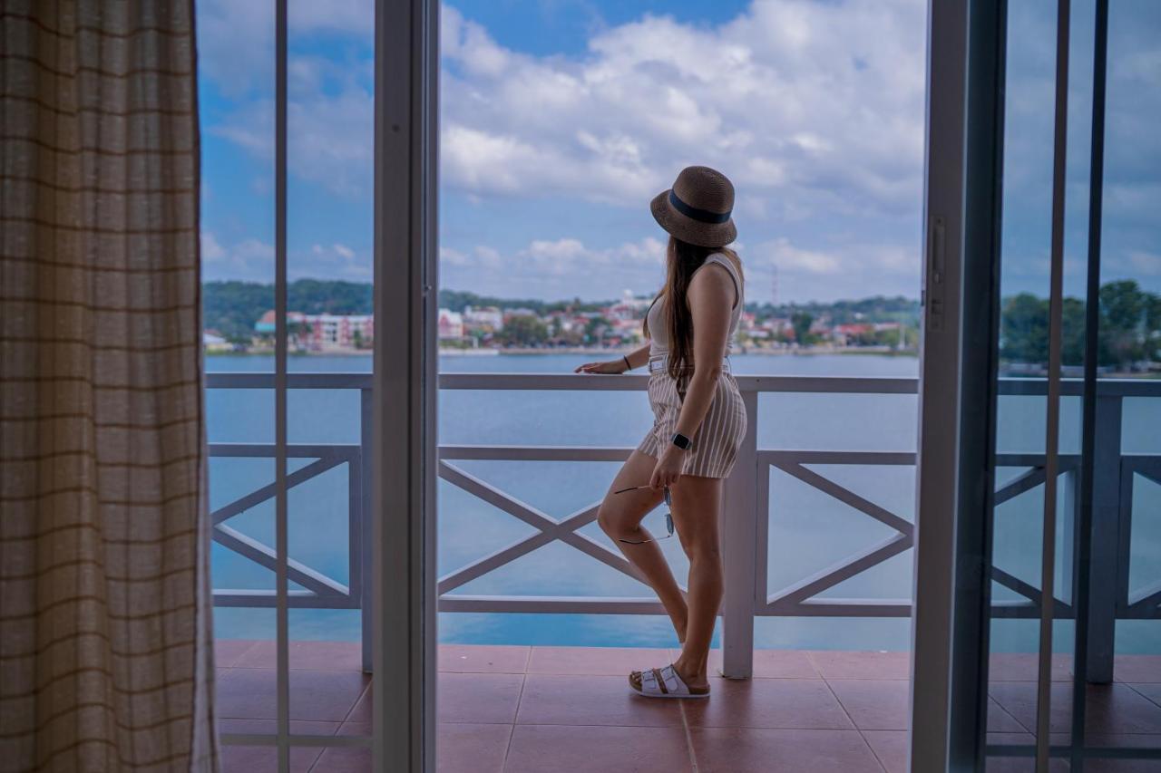 Hotel Casona Del Lago Флорес Екстериор снимка