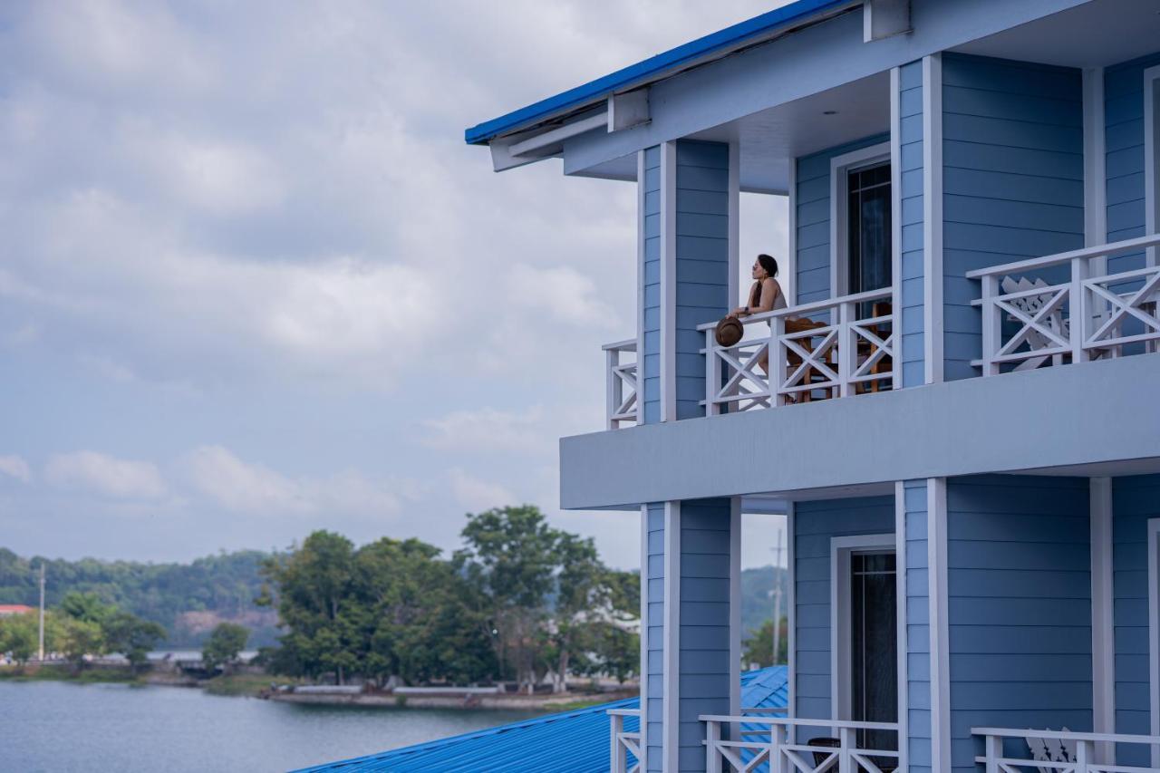 Hotel Casona Del Lago Флорес Екстериор снимка