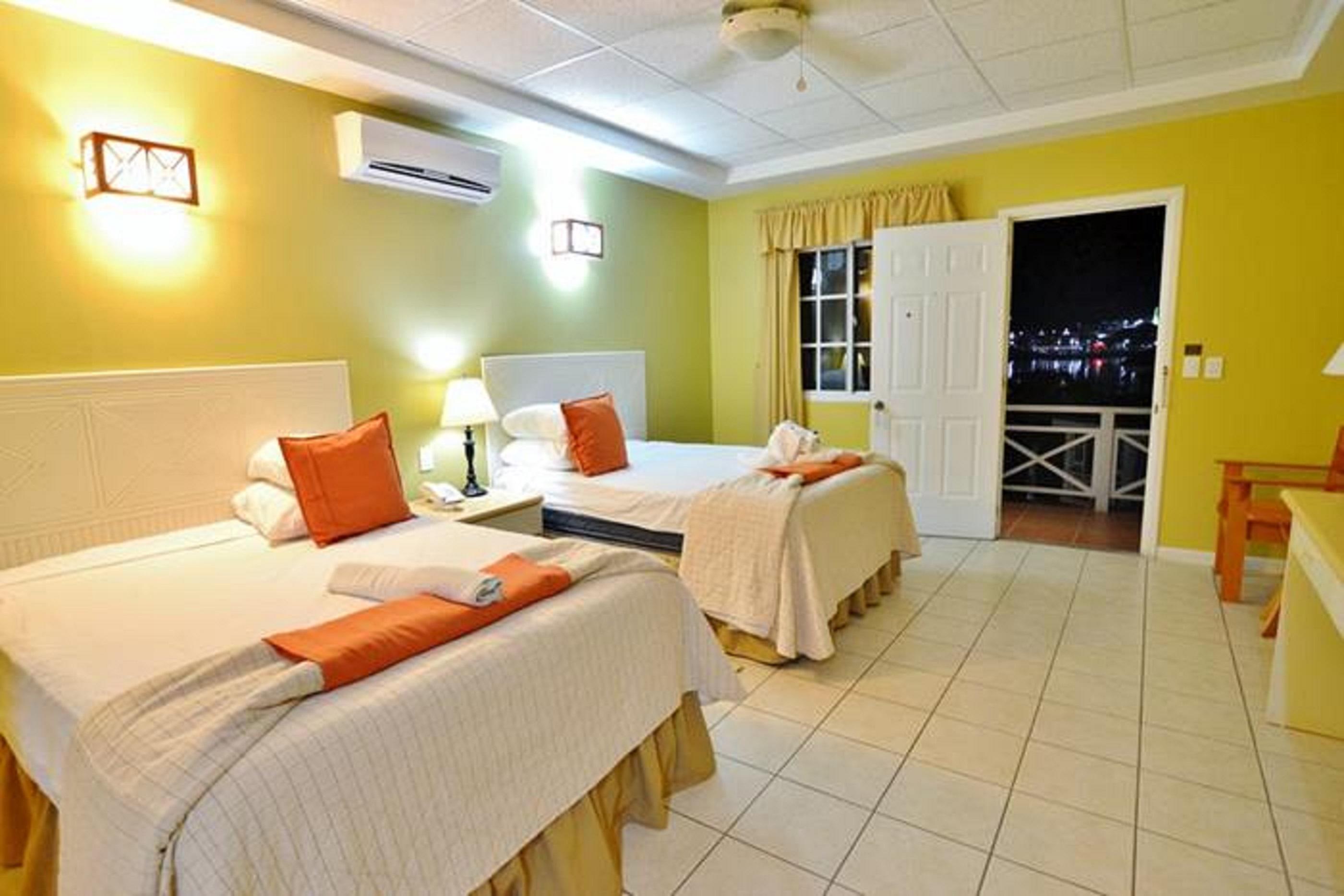 Hotel Casona Del Lago Флорес Екстериор снимка