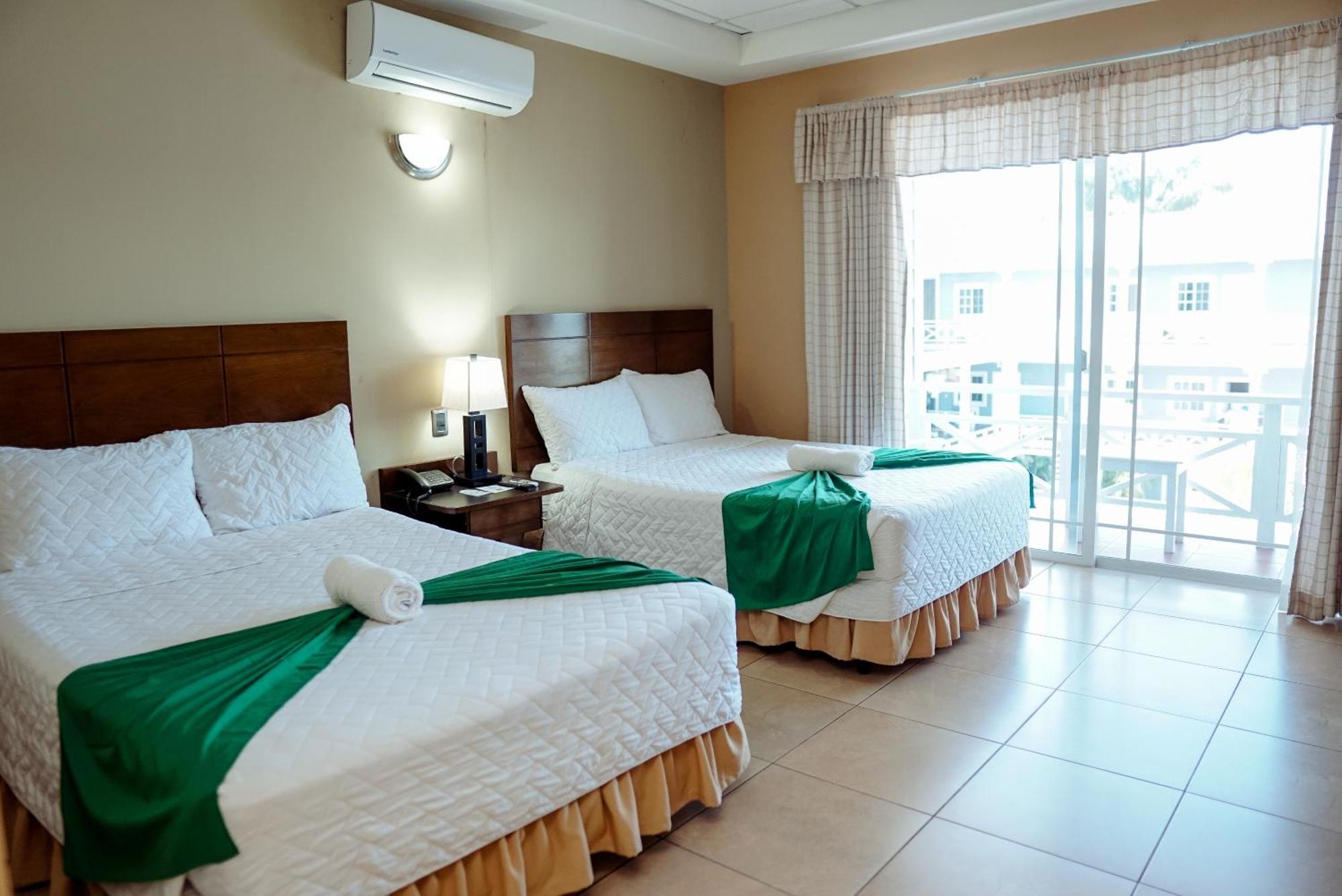 Hotel Casona Del Lago Флорес Екстериор снимка